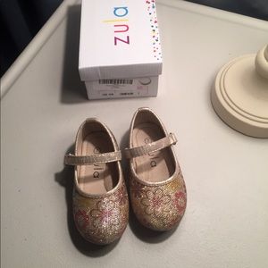 Zula Brand Gold MaryJanes! Sz 7